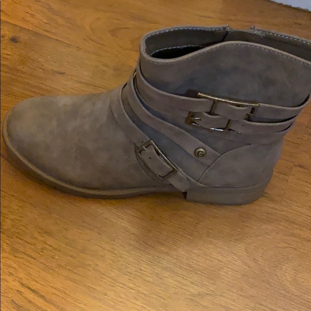 Guess boots